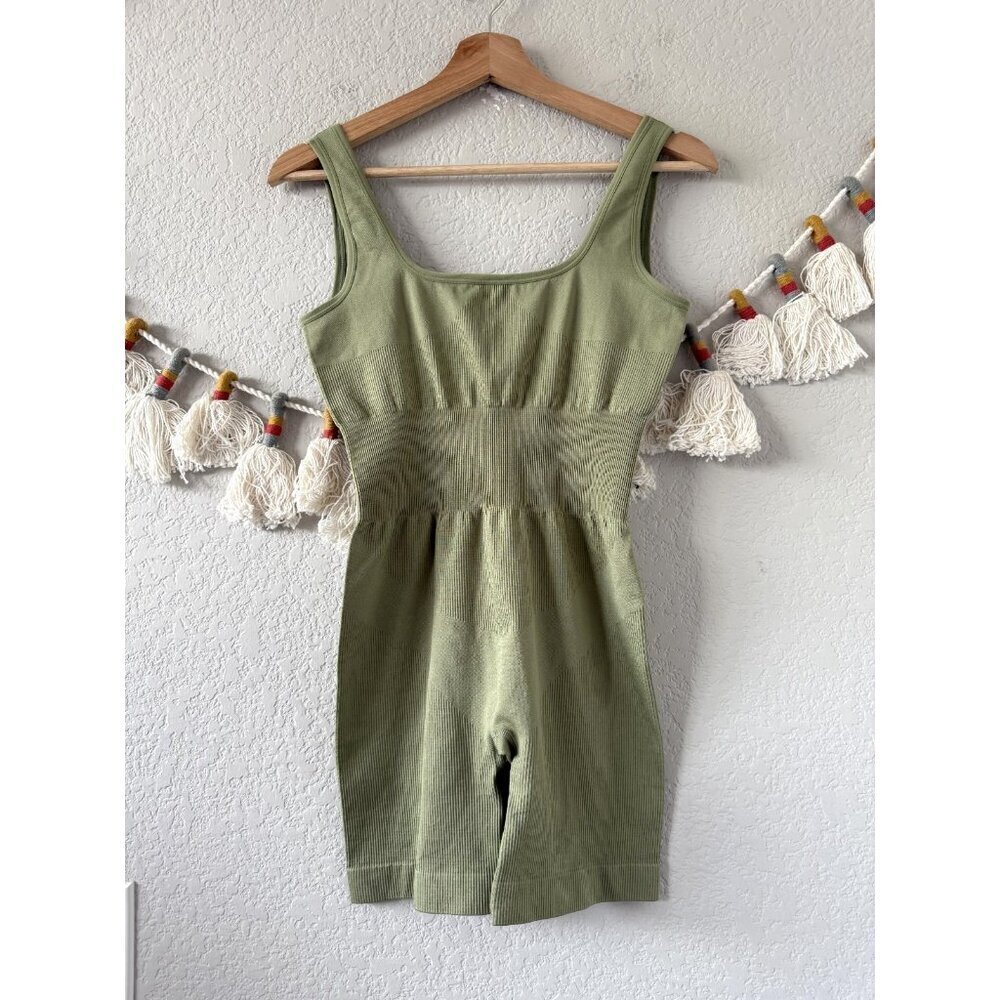 WeWoreWhat Ribbed Knit Seamless Bodysuit Romper Shaping Comfort Green Athletic S